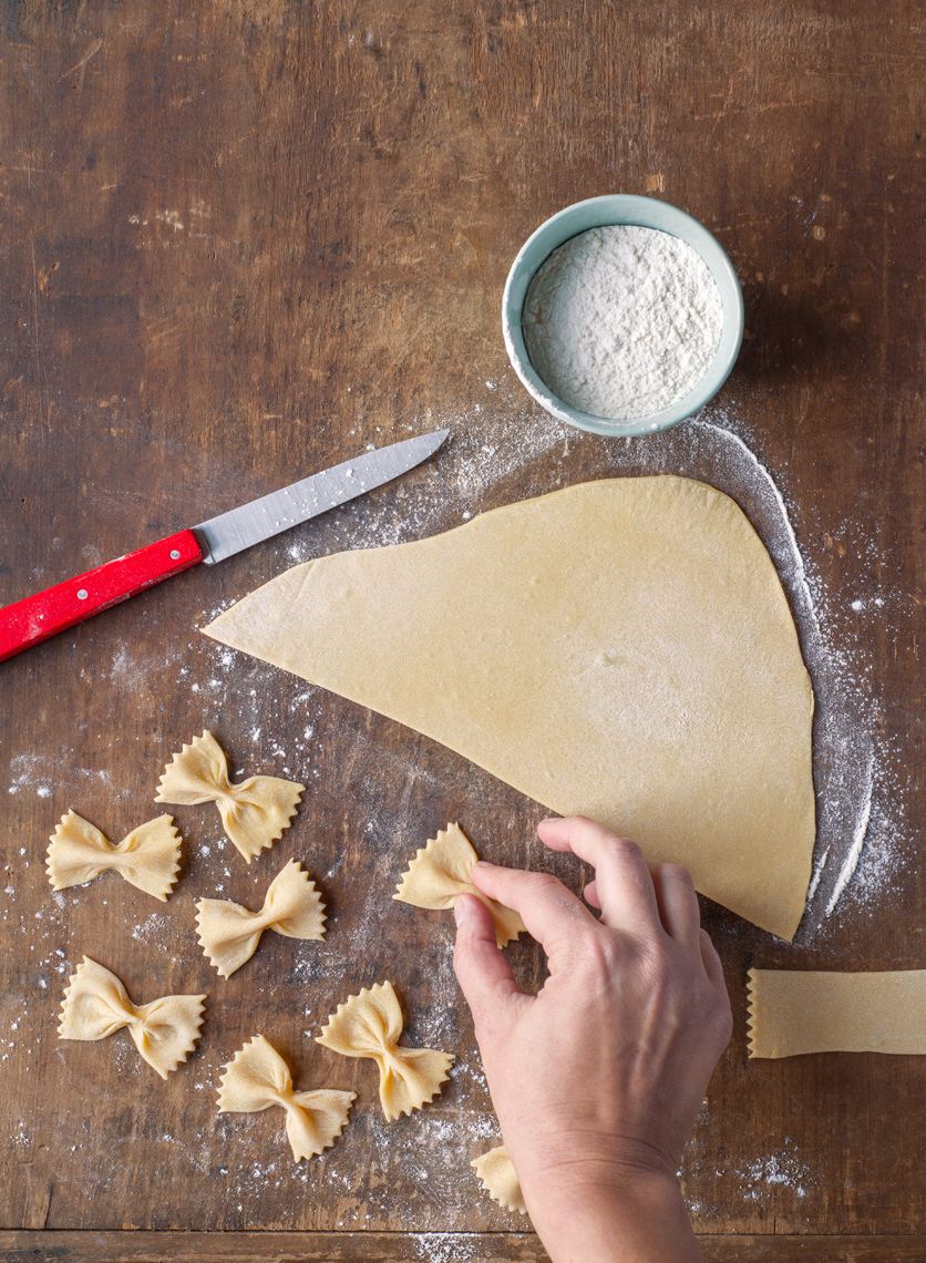 farfalle making